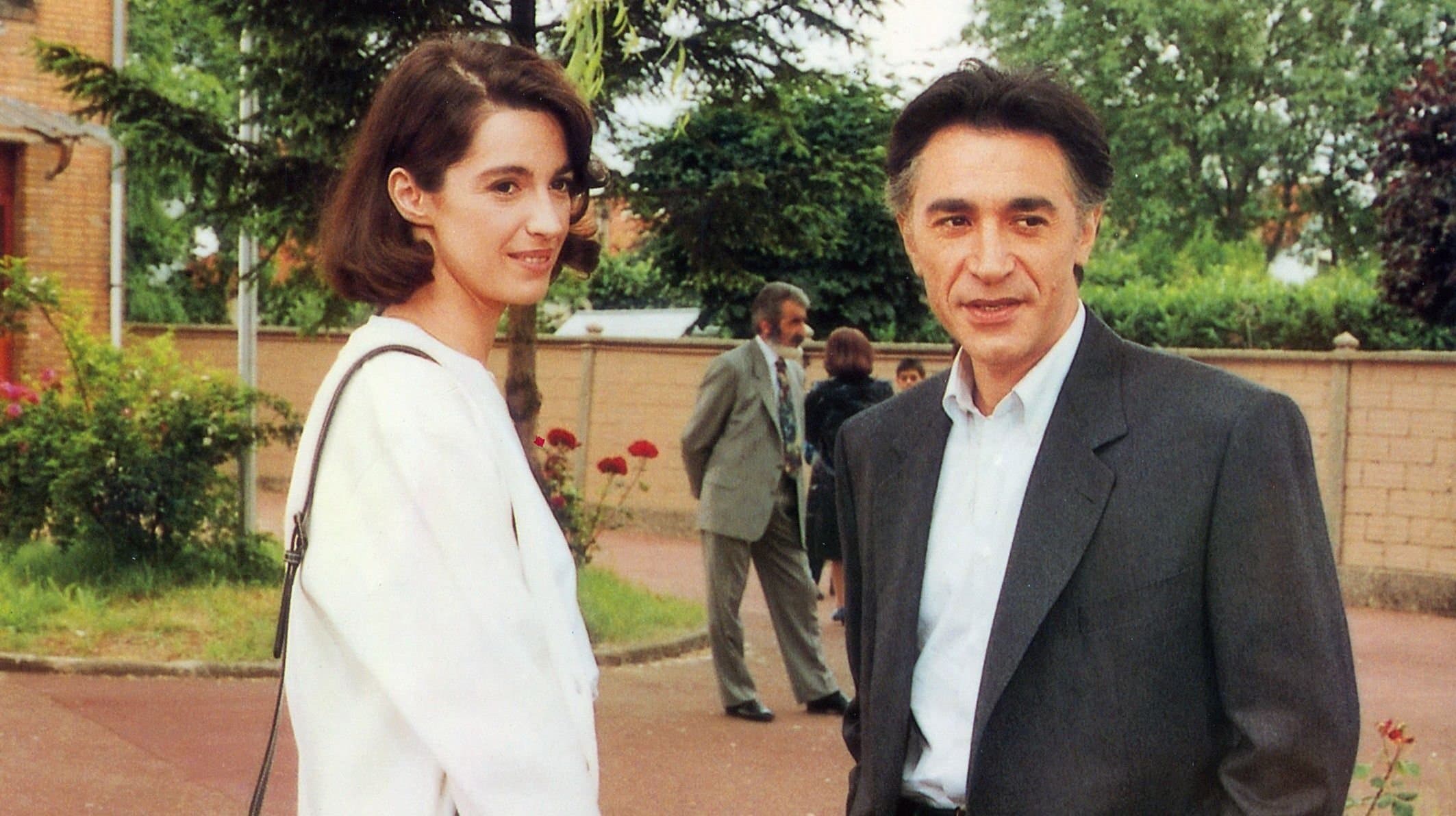 588 rue Paradis Backdrop